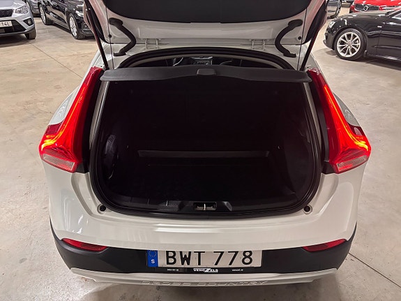 Volvo V40 Cross Country 9 of 10