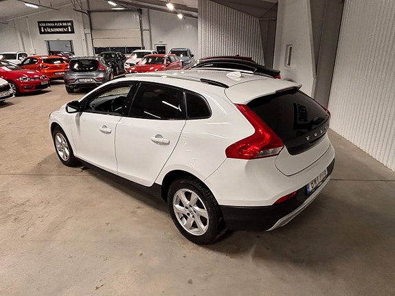 Volvo V40 Cross Country 4 of 10