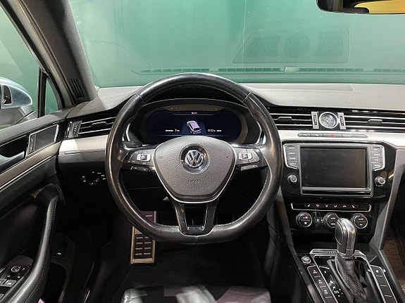 Volkswagen Passat Alltrack 8 of 20