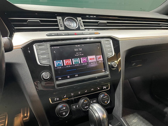 Volkswagen Passat Alltrack 14 of 20