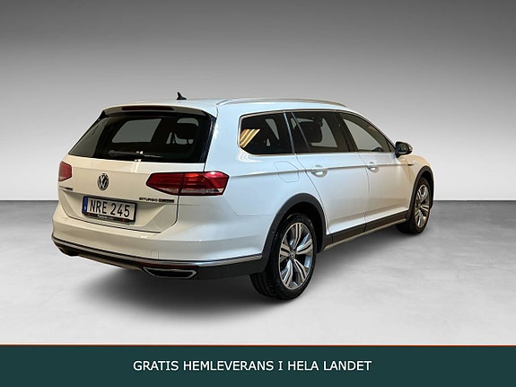 Volkswagen Passat Alltrack 2 of 5