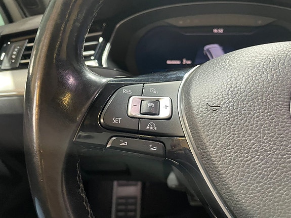 Volkswagen Passat Alltrack 9 of 20