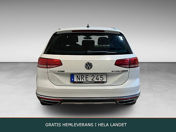 Volkswagen Passat Alltrack 3 of 5