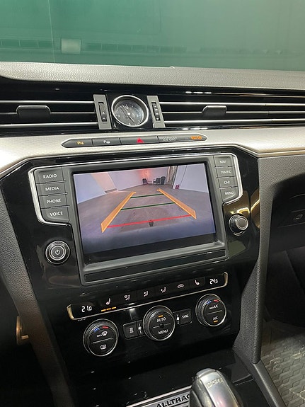 Volkswagen Passat Alltrack 16 of 20