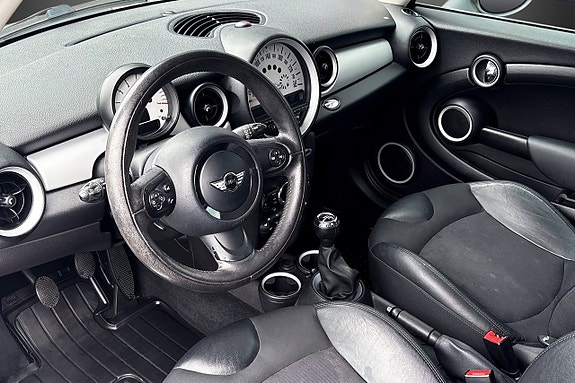 MINI Cooper 7 of 13