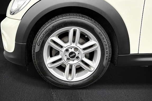 MINI Cooper 6 of 13
