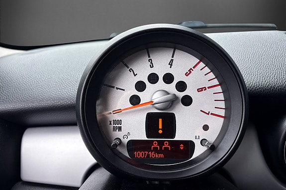 MINI Cooper 9 of 13