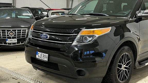 Ford Explorer 5 of 5