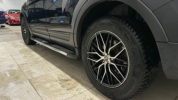 Ford Explorer 12 of 27