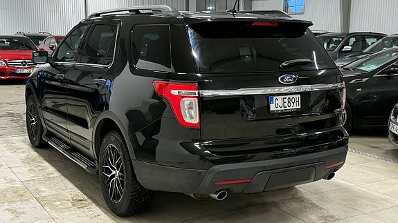 Ford Explorer 9 of 27