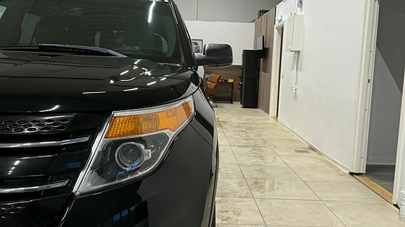 Ford Explorer 6 of 27