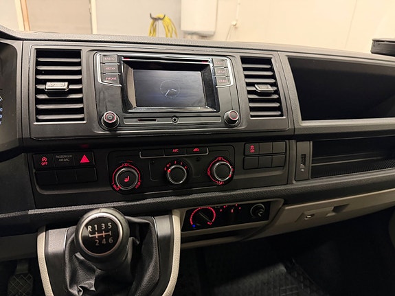 Volkswagen Transporter 9 of 15
