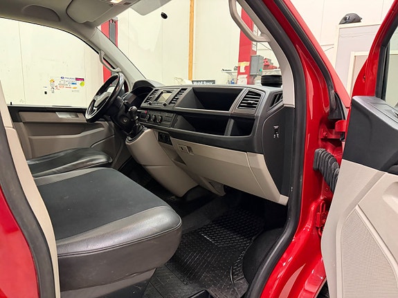 Volkswagen Transporter 11 of 15