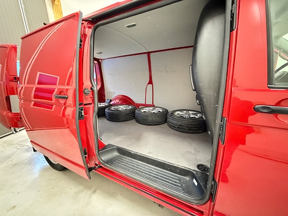 Volkswagen Transporter 7 of 15