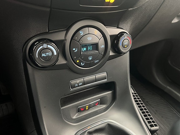 Ford Fiesta 14 of 18