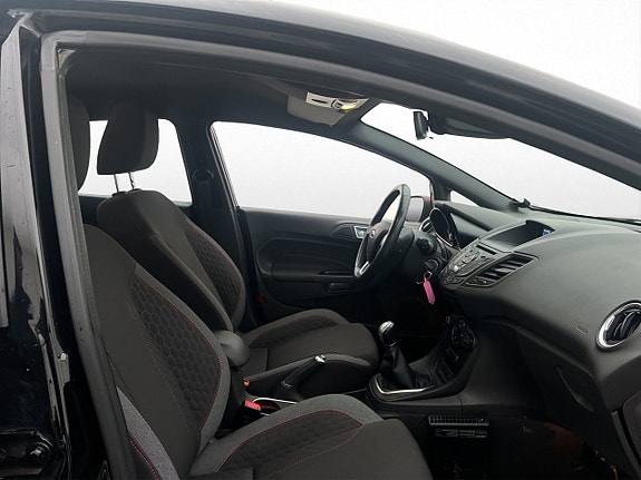 Ford Fiesta 15 of 18