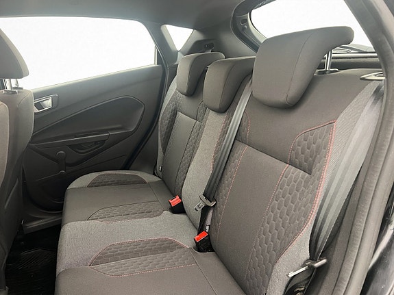 Ford Fiesta 17 of 18