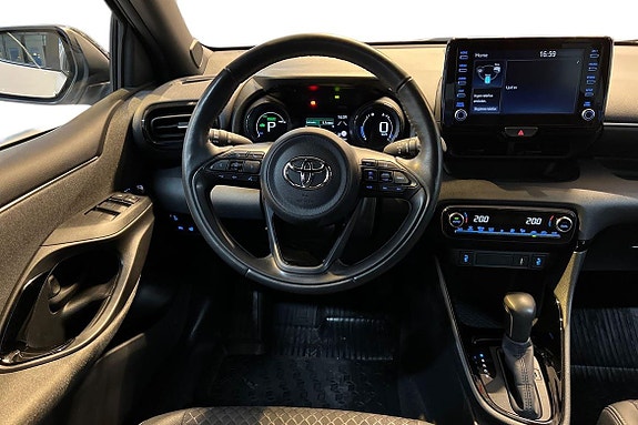 Toyota Yaris 10 of 22