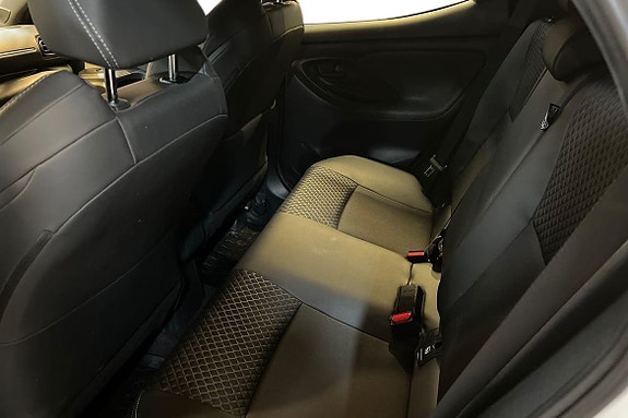 Toyota Yaris 12 of 22