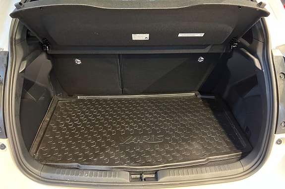 Toyota Yaris 11 of 22