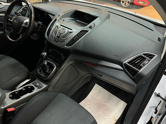 Ford C-Max 8 of 15