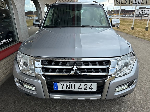 Mitsubishi Pajero 8 of 30
