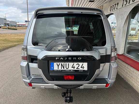 Mitsubishi Pajero 9 of 30