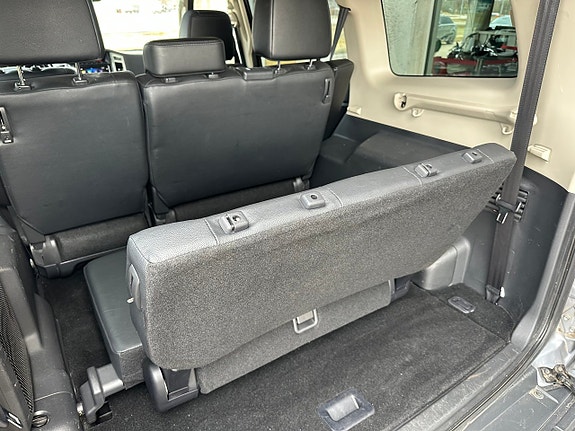 Mitsubishi Pajero 7 of 30