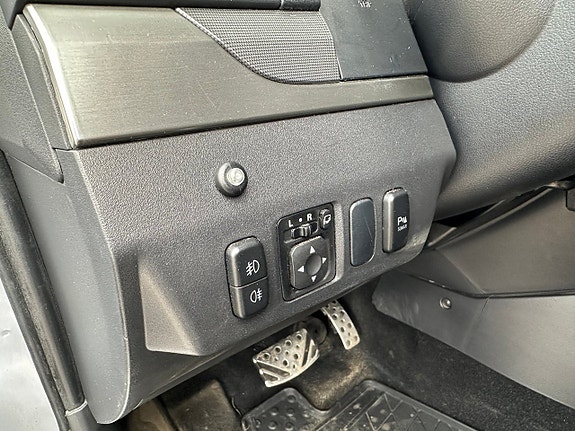 Mitsubishi Pajero 19 of 30
