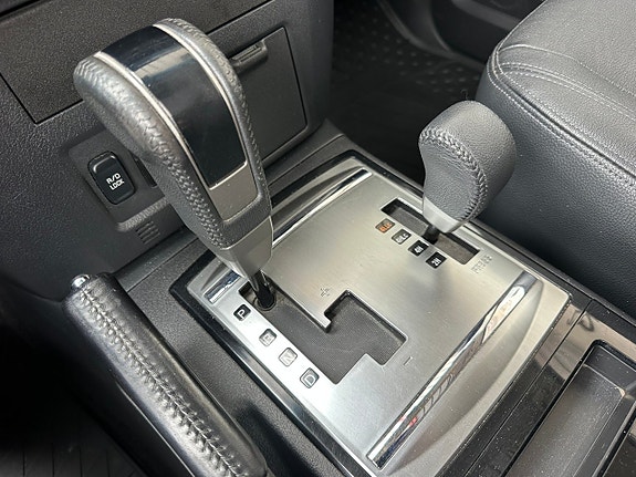 Mitsubishi Pajero 16 of 30