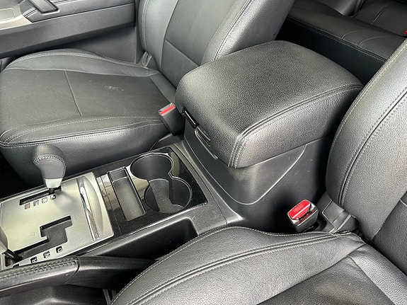 Mitsubishi Pajero 18 of 30