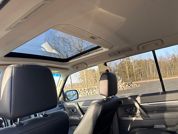 Mitsubishi Pajero 22 of 30