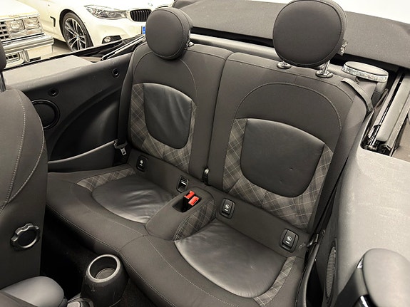 MINI Cooper 10 of 15