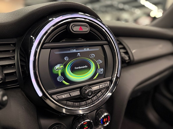 MINI Cooper 15 of 15