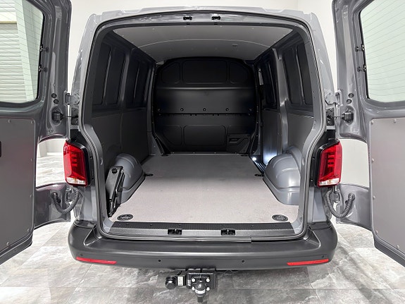 Volkswagen Transporter 8 of 27