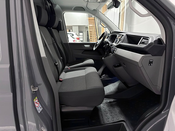 Volkswagen Transporter 25 of 27