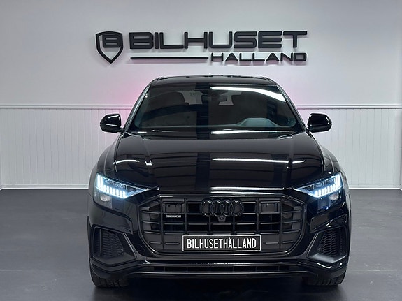 Audi Q8 3 of 28