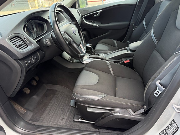 Volvo V40 10 of 18