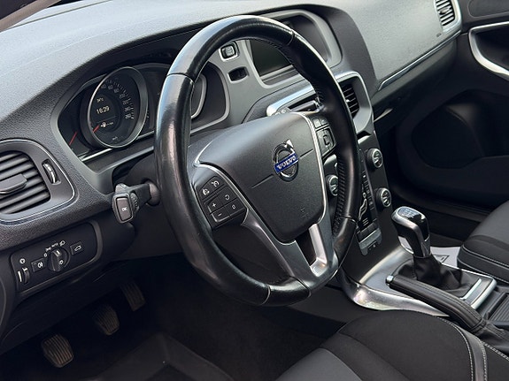 Volvo V40 9 of 18