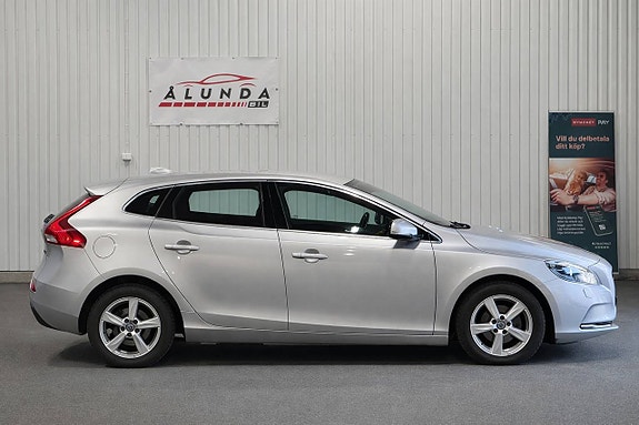 Volvo V40 4 of 5