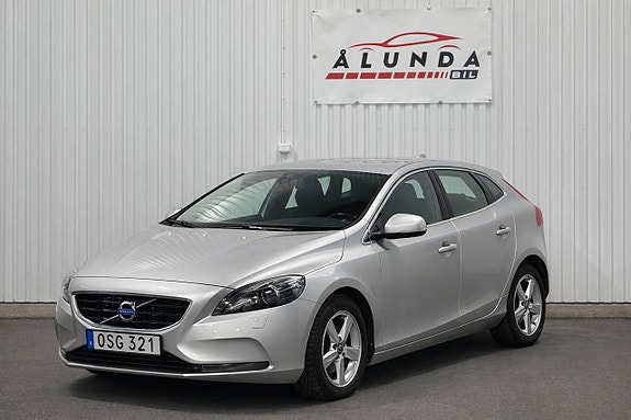 Volvo V40 2 of 5