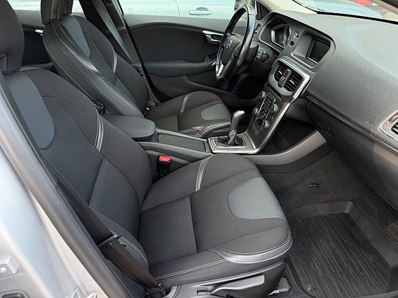 Volvo V40 16 of 18
