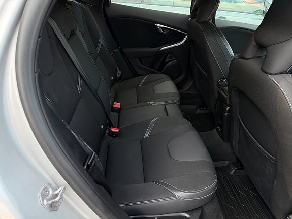 Volvo V40 17 of 18