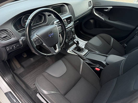 Volvo V40 8 of 18