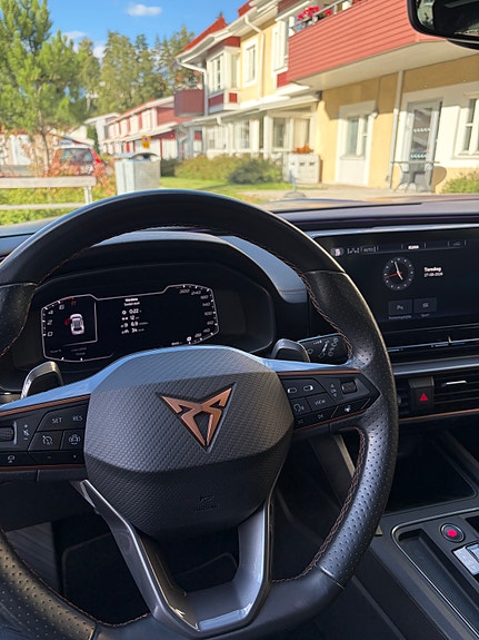Cupra Formentor e-HYBRID 8 of 10