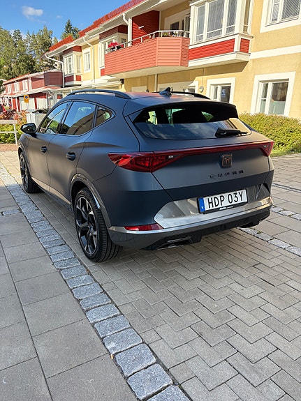 Cupra Formentor e-HYBRID 3 of 10