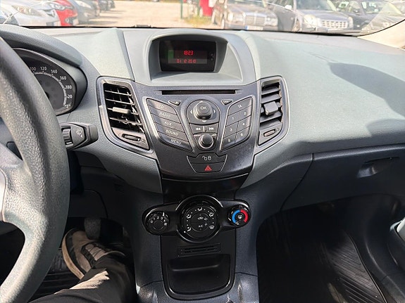 Ford Fiesta 17 of 20