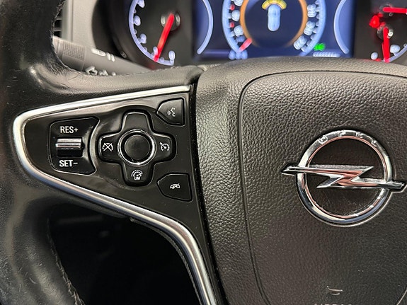 Opel Insignia 12 of 25