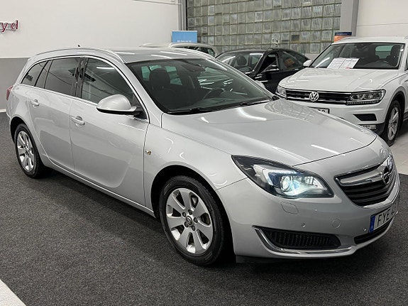 Opel Insignia 2 of 5