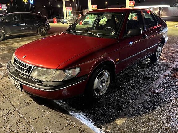 Saab 900